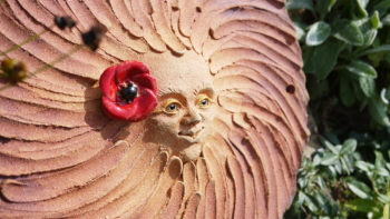 slunce na fasádu mrazuvzdorná keramika sluneční žena červenec lucie polanská nikilu 3