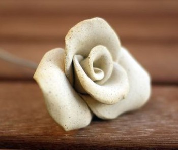 Keramická růže přírodní, mat